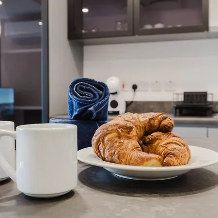 Clover Leaf B 01 By Homely Malta! 세인트폴스베이